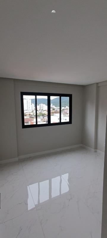 Apartamento à venda no Perequê: 
