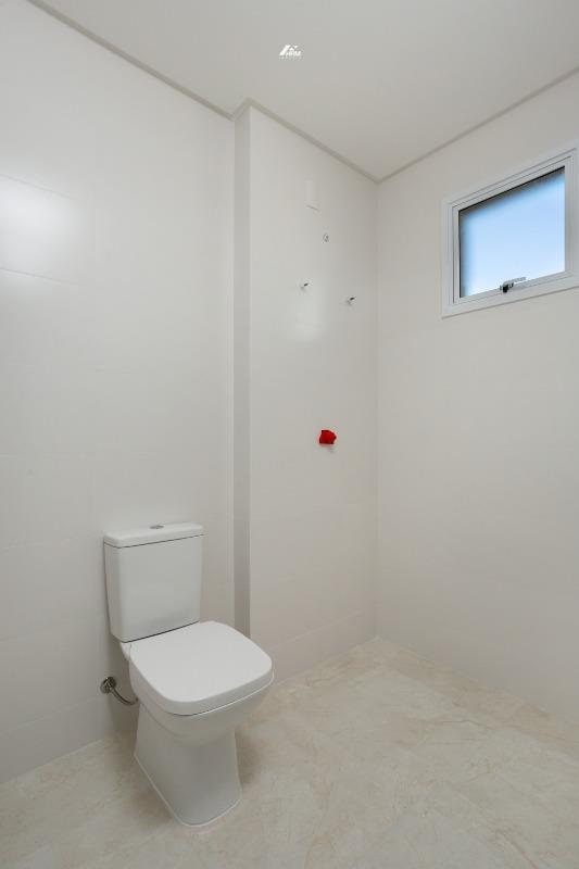 Apartamento à venda no Meia Praia: 