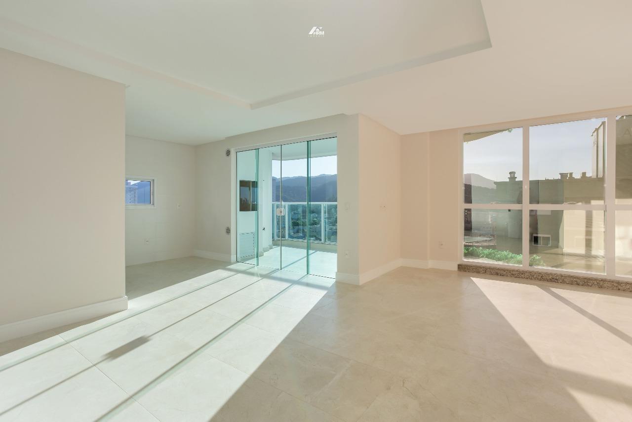 Apartamento à venda no Meia Praia: 