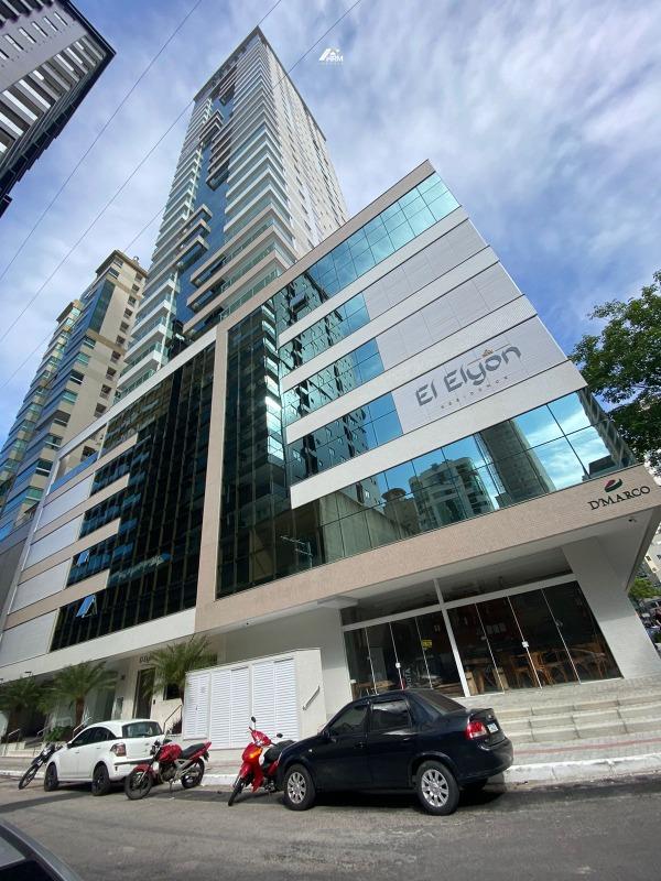 Apartamento à venda no Meia Praia: 