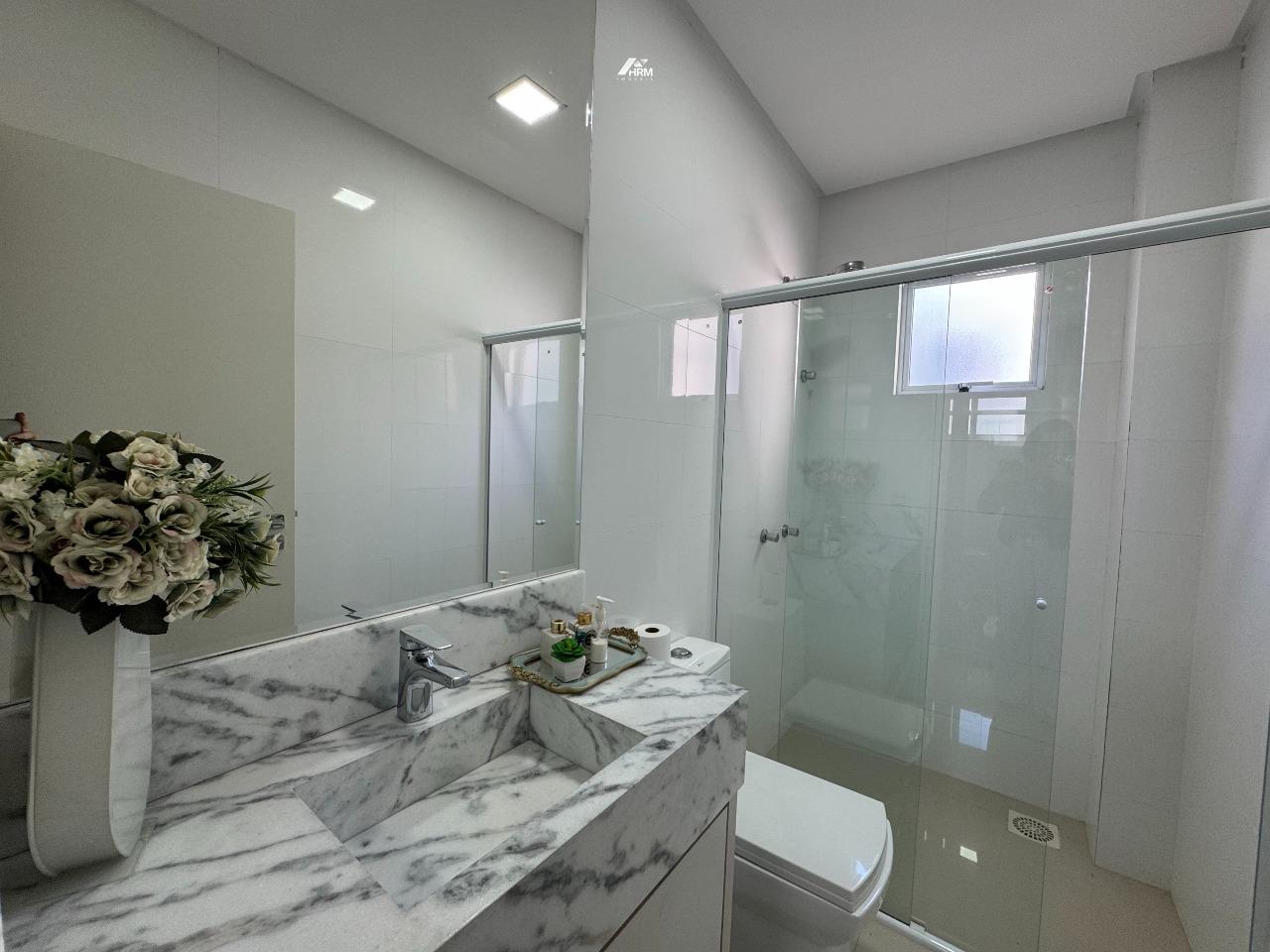 Apartamento à venda no Meia Praia: 