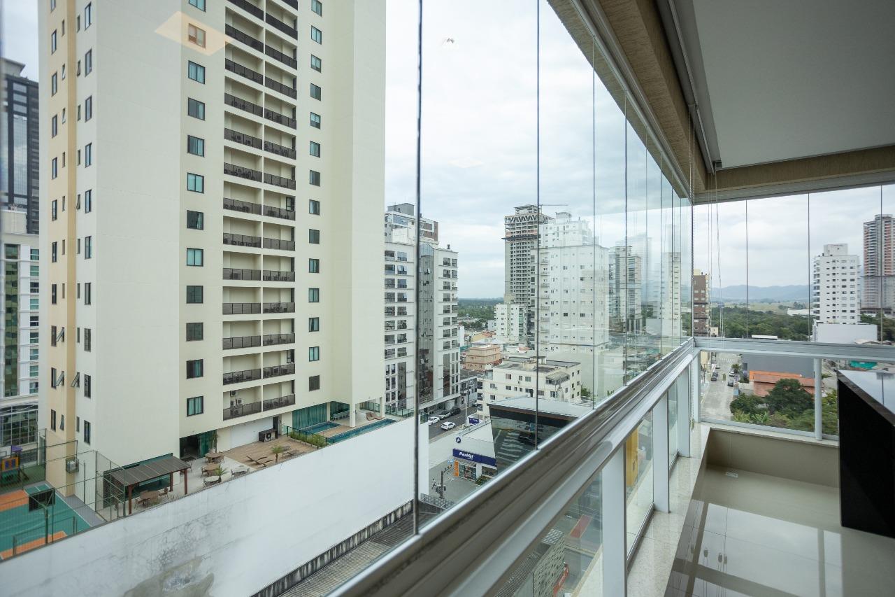 Apartamento à venda no Meia Praia: 