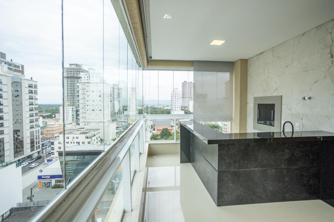 Apartamento à venda no Meia Praia: 