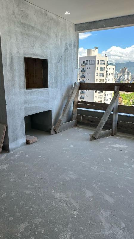 Apartamento à venda no Perequê: 