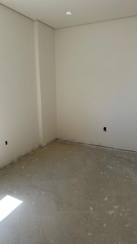 Apartamento à venda no Perequê: 