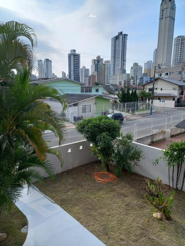 Casa à venda no Centro: 