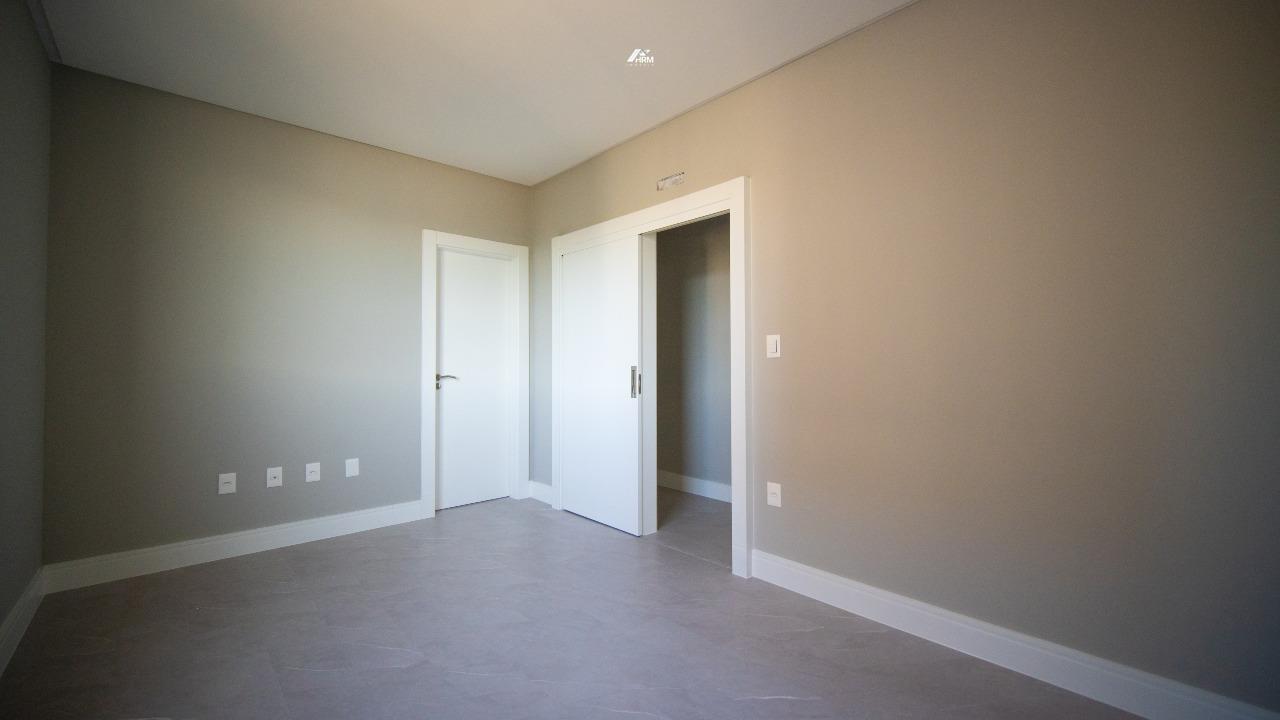 Apartamento à venda no Balneário Perequê: 