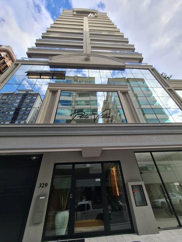 Apartamento à venda no Meia Praia: 