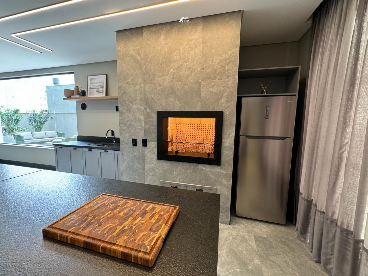 Apartamento à venda no Meia Praia: 