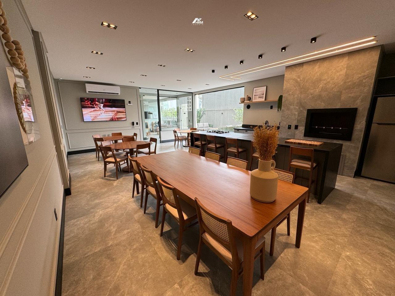 Apartamento à venda no Meia Praia: 