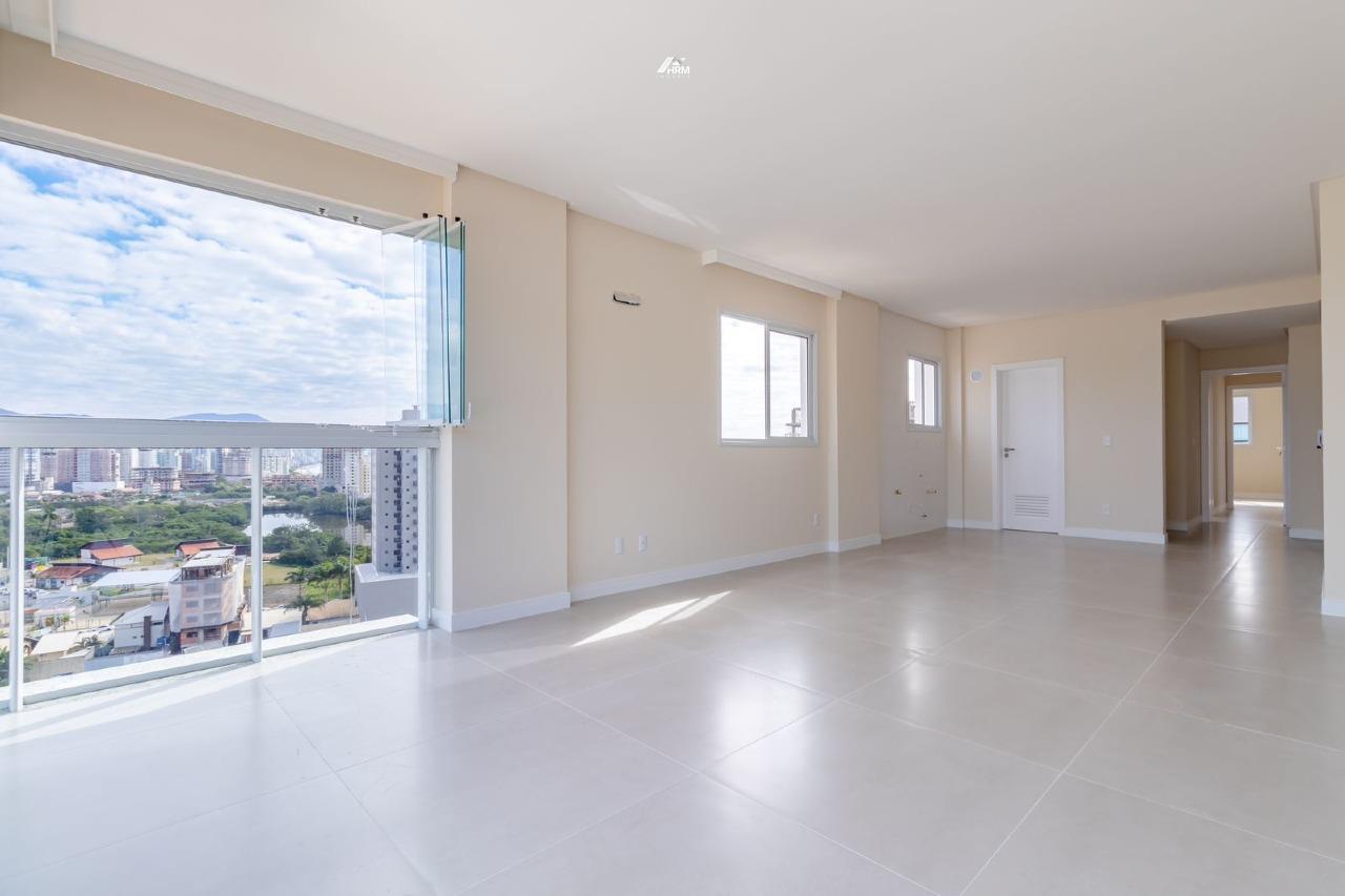 Apartamento à venda no Perequê: 