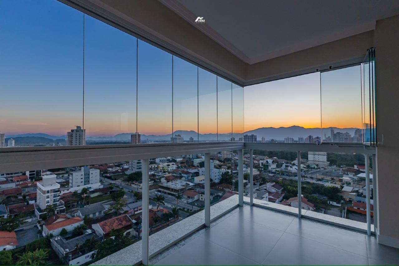 Apartamento à venda no Perequê: 