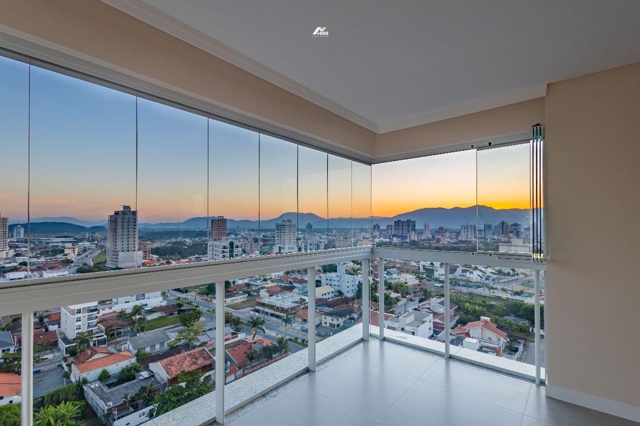 Apartamento à venda no Perequê: 