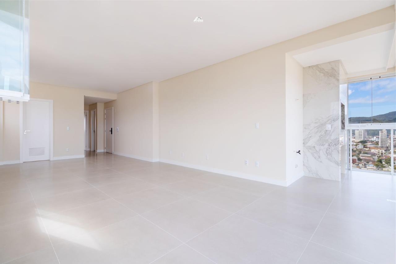 Apartamento à venda no Perequê: 