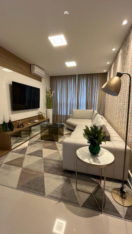 Apartamento à venda no Meia Praia: 