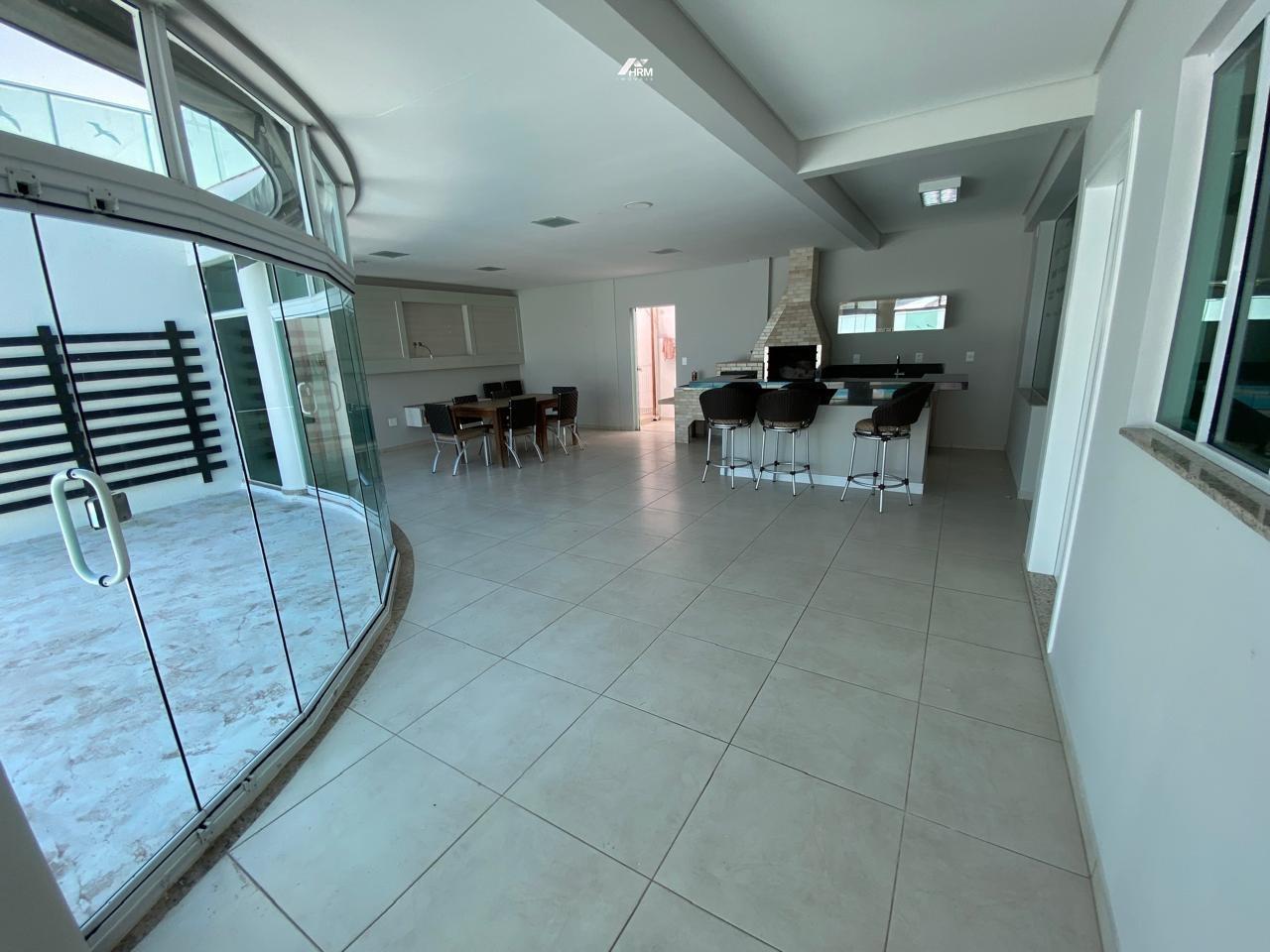 Casa de Condomínio à venda no Centro: 