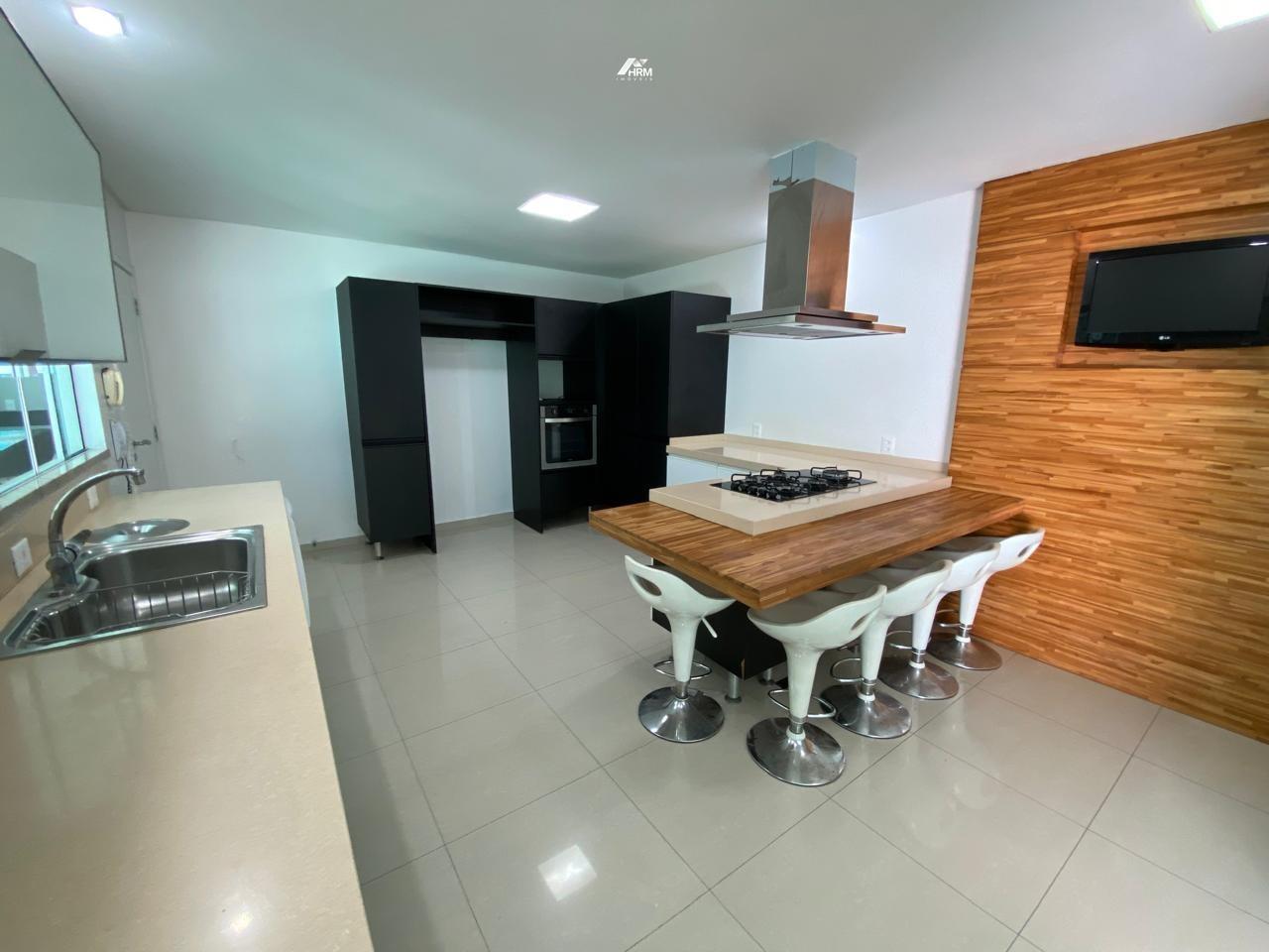 Casa de Condomínio à venda no Centro: 