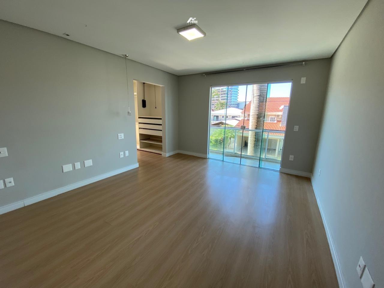 Casa de Condomínio à venda no Centro: 