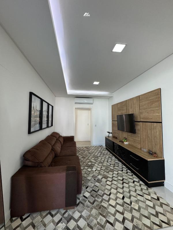 Apartamento à venda no Meia Praia: 