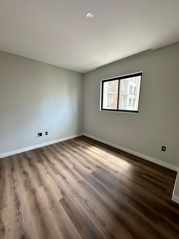 Apartamento à venda no Meia Praia: 