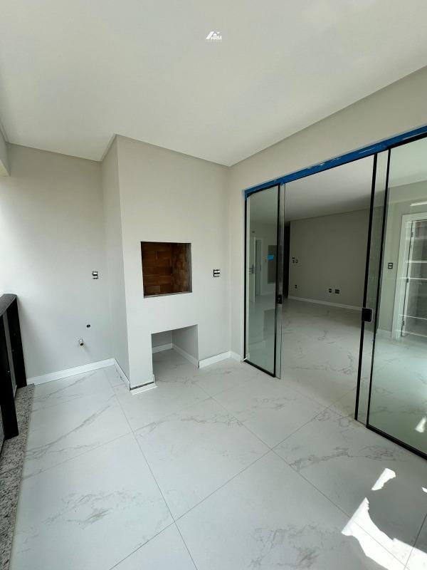 Apartamento à venda no Meia Praia: 