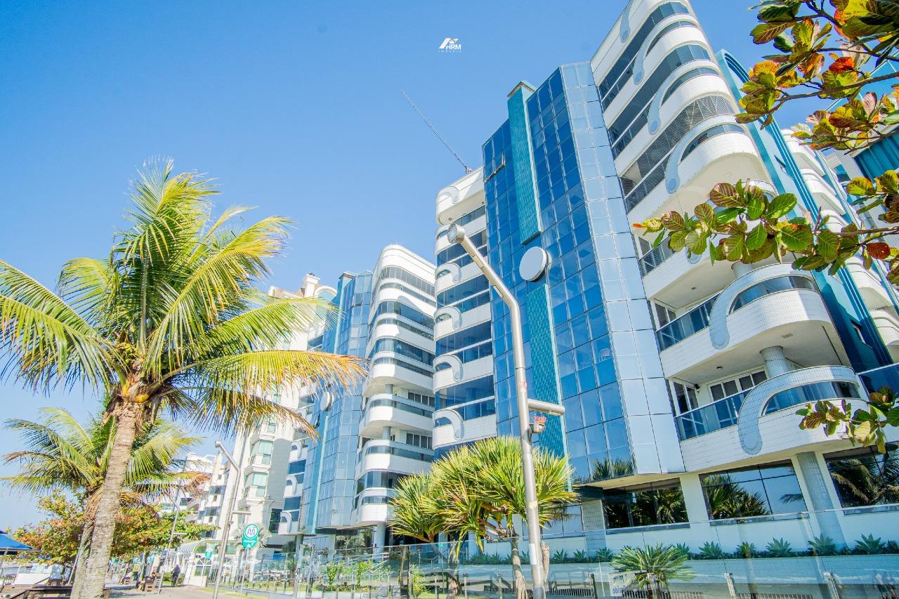 Apartamento à venda no Meia Praia: 