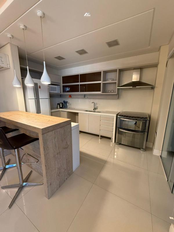 Apartamento à venda no Meia Praia: 