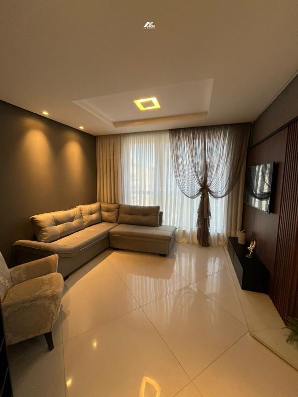 Apartamento à venda no Meia Praia: 