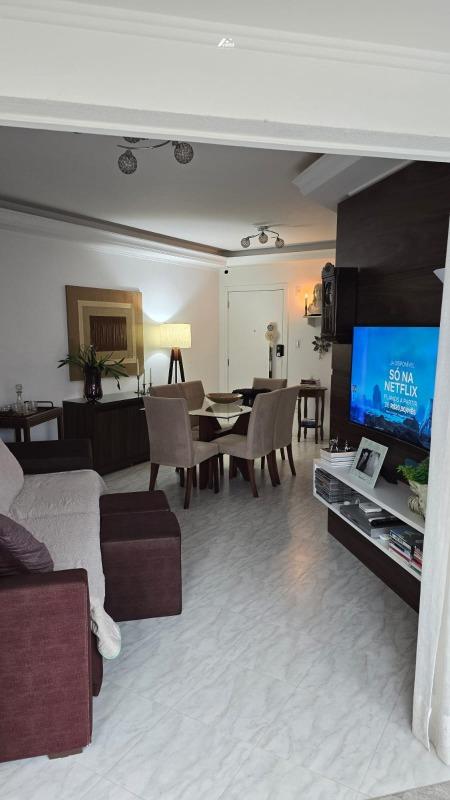 Apartamento à venda no Pioneiros: 