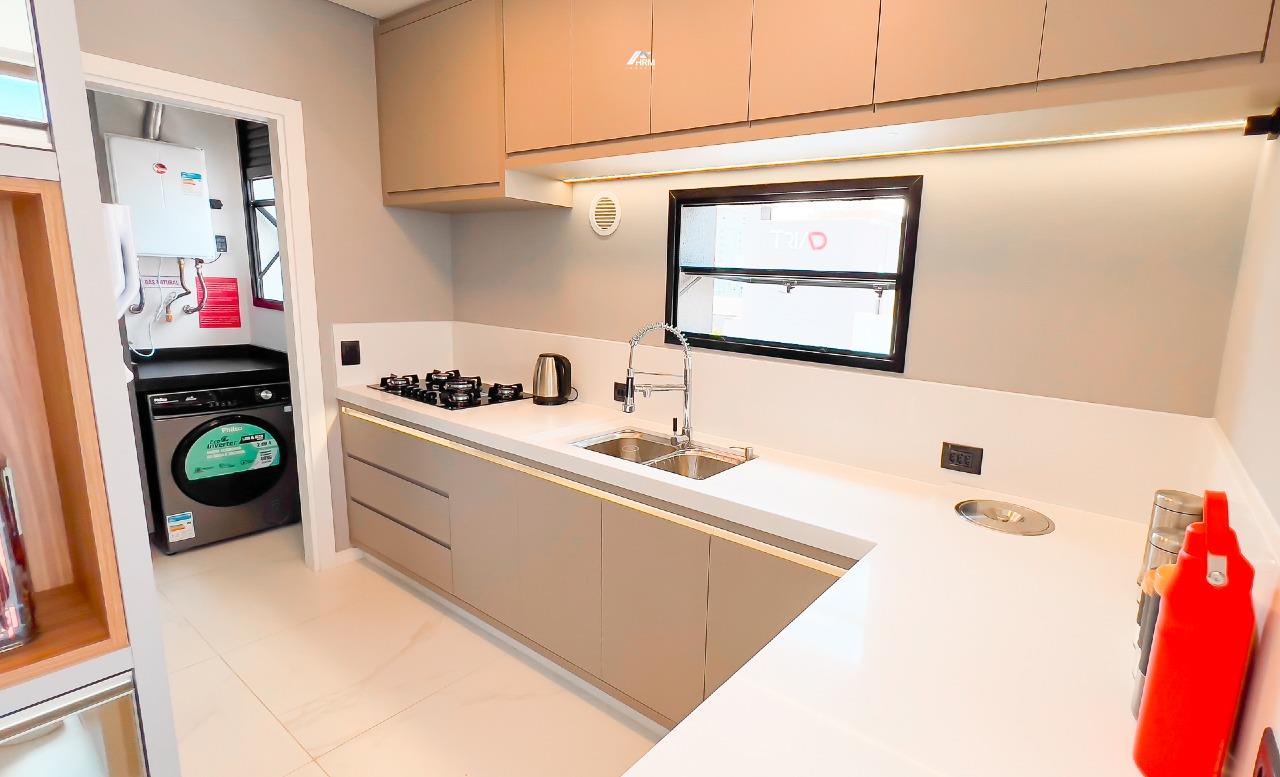 Apartamento à venda no Meia Praia: 