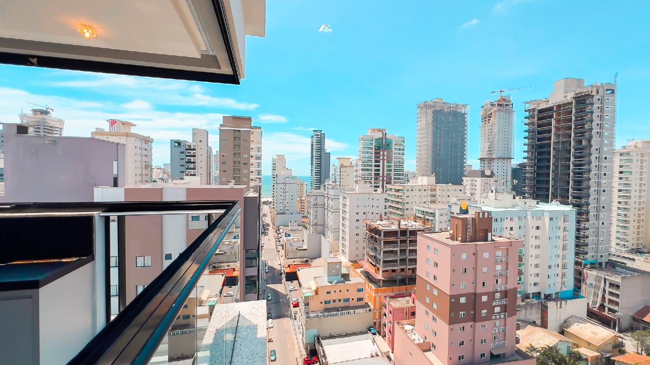 Apartamento à venda no Meia Praia: 