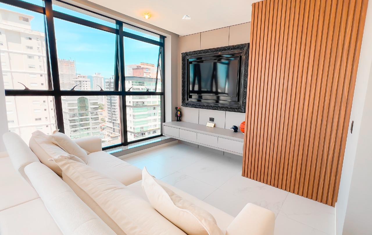 Apartamento à venda no Meia Praia: 