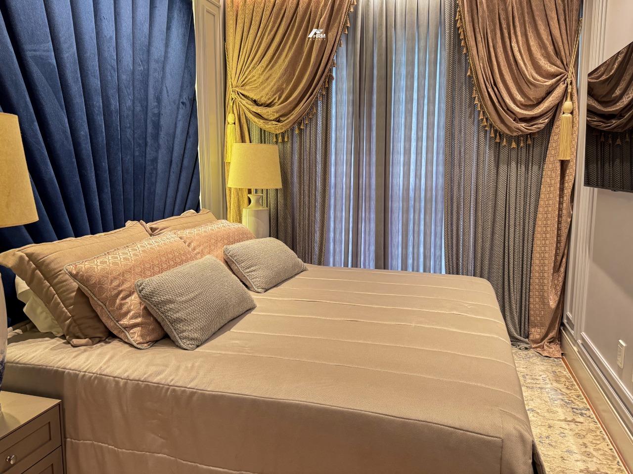 Apartamento à venda no Meia Praia: 