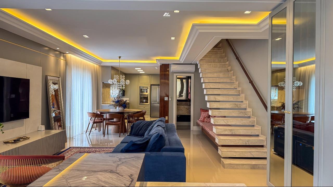 Apartamento à venda no Meia Praia: 