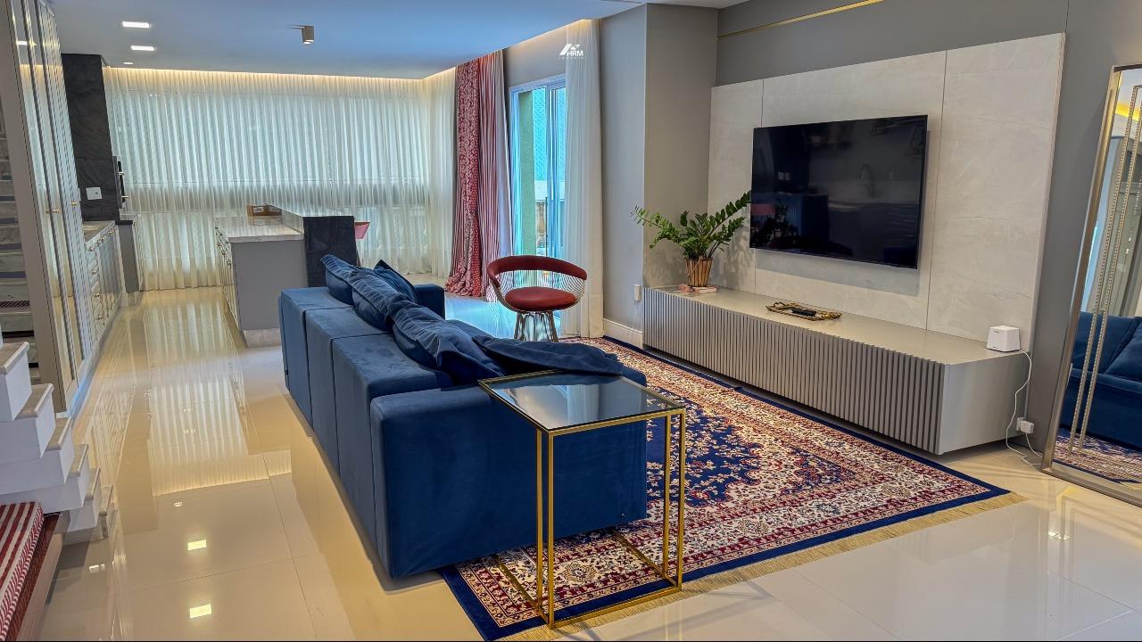 Apartamento à venda no Meia Praia: 