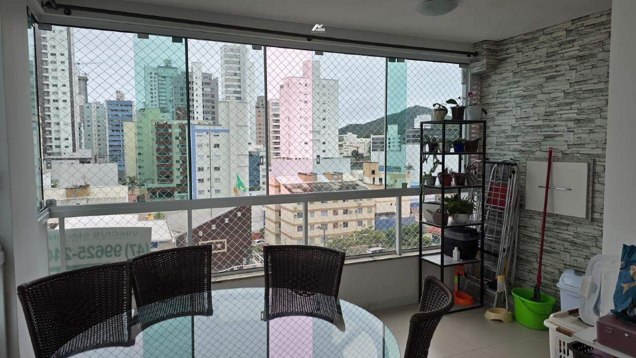 Apartamento à venda no Pioneiros: 