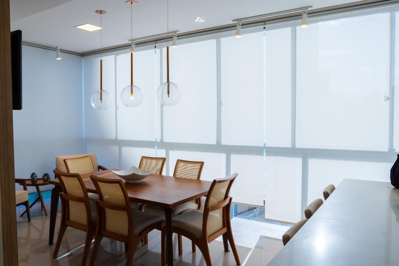 Apartamento à venda no Meia Praia: 