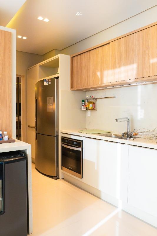 Apartamento à venda no Meia Praia: 