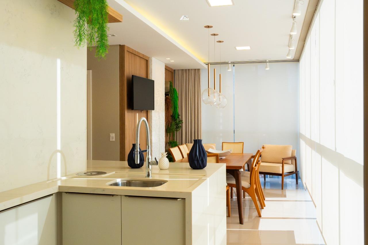 Apartamento à venda no Meia Praia: 