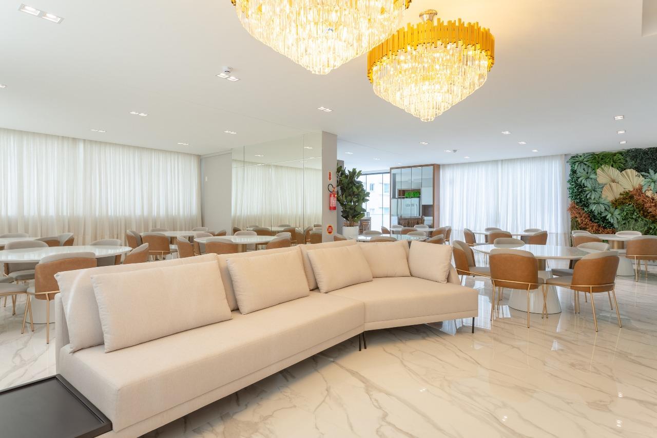 Apartamento à venda no Meia Praia: 