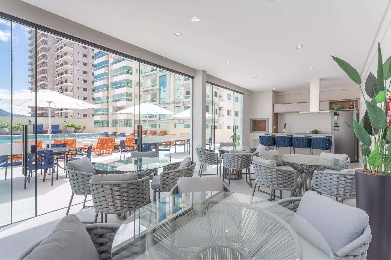 Apartamento à venda no Meia Praia: 