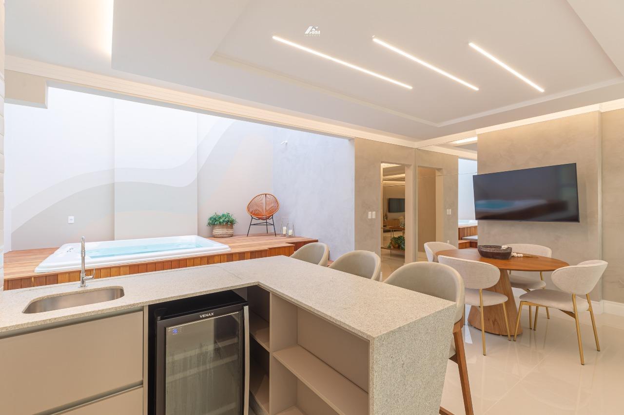 Apartamento à venda no Meia Praia: 