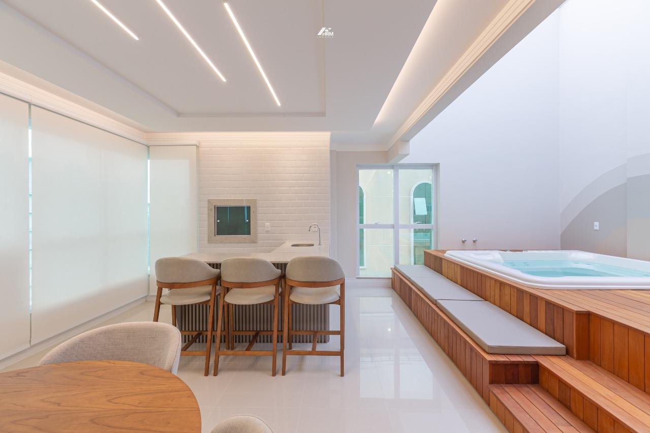 Apartamento à venda no Meia Praia: 