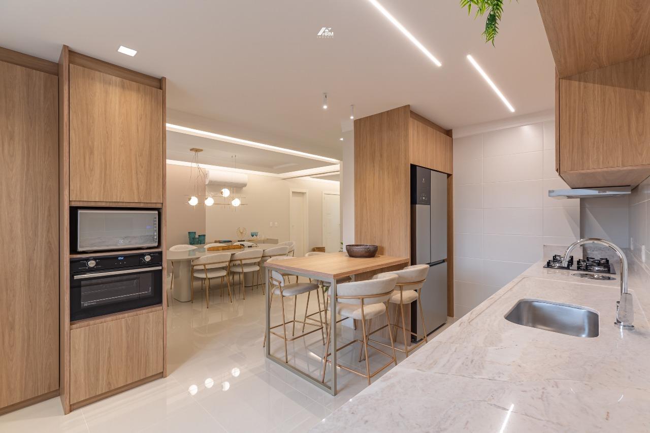 Apartamento à venda no Meia Praia: 