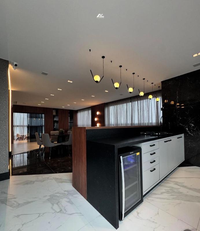 Apartamento à venda no Perequê: 