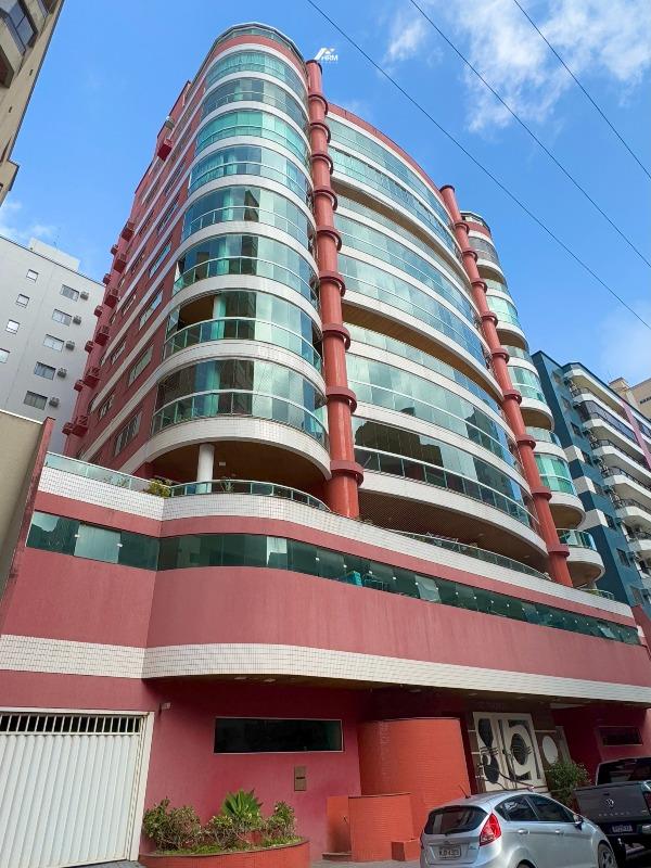 Apartamento à venda no Meia Praia: 