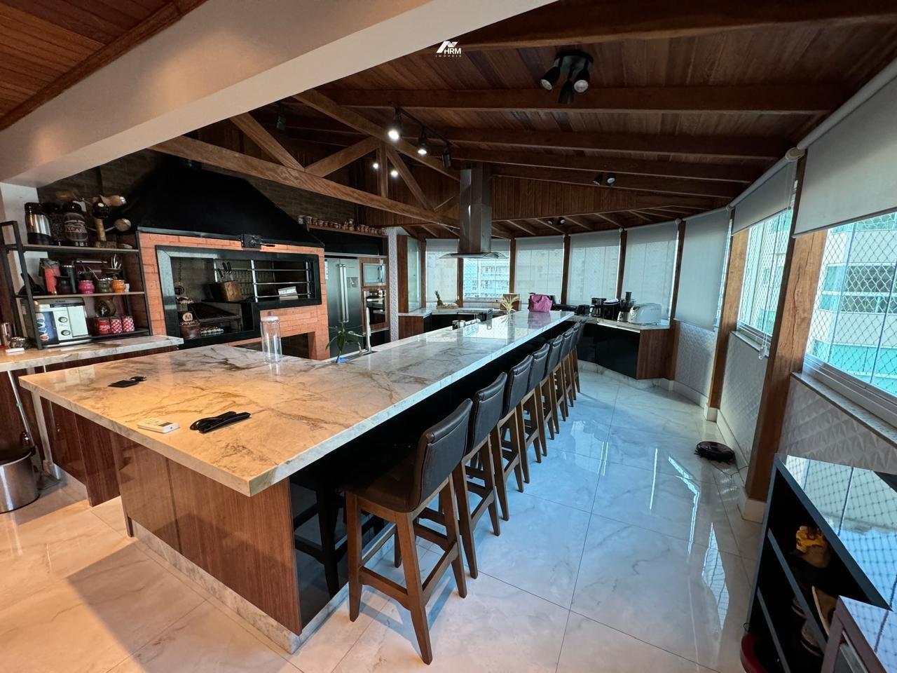 Apartamento à venda no Meia Praia: 