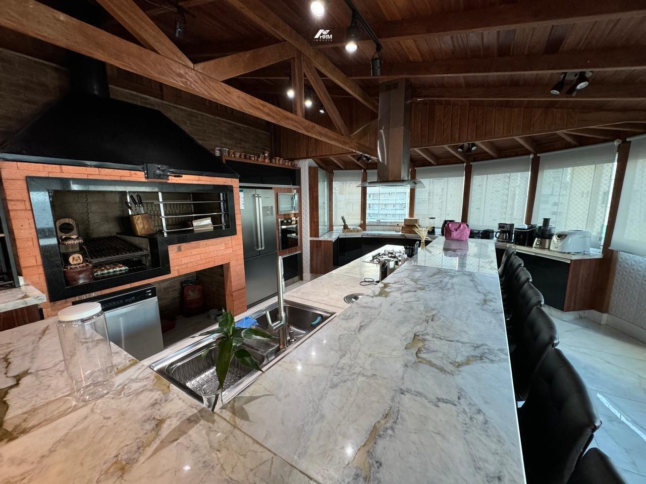 Apartamento à venda no Meia Praia: 