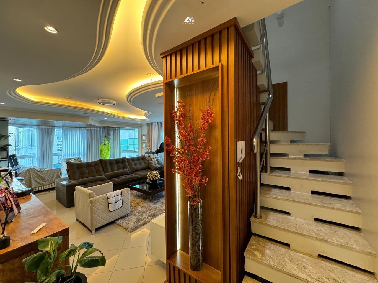 Apartamento à venda no Meia Praia: 