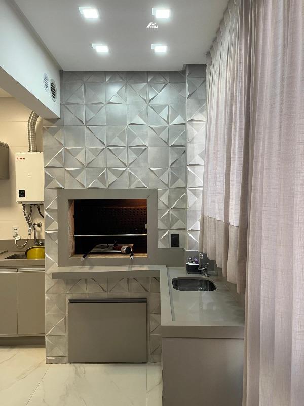 Apartamento à venda no Meia Praia: 